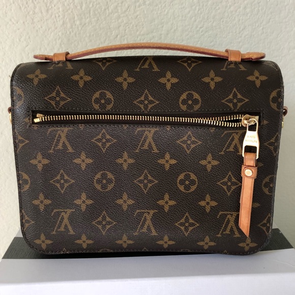 Do All Louis Vuitton Bags Have Red Inside Edition